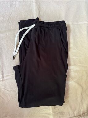 True Classic Black Men’s Joggers size Medium
